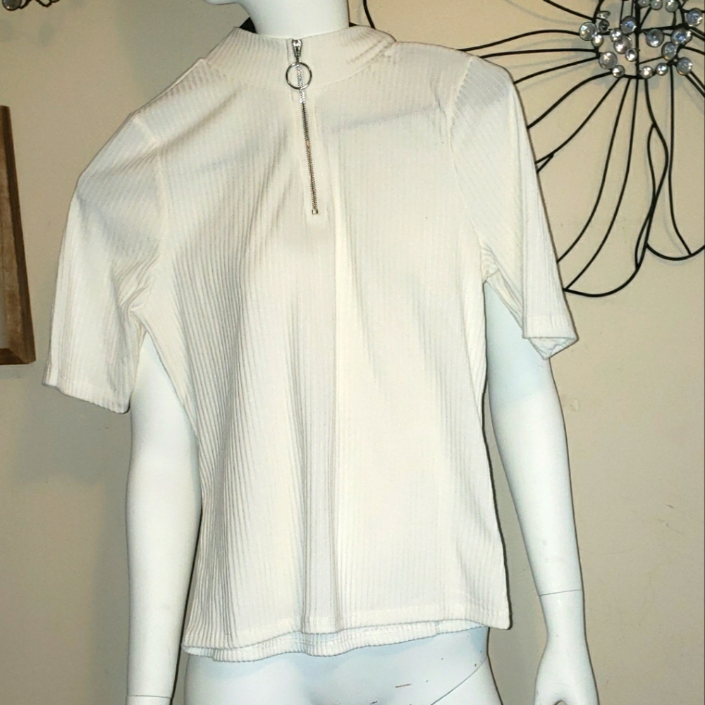 Fashion Nova Woman's zipper top